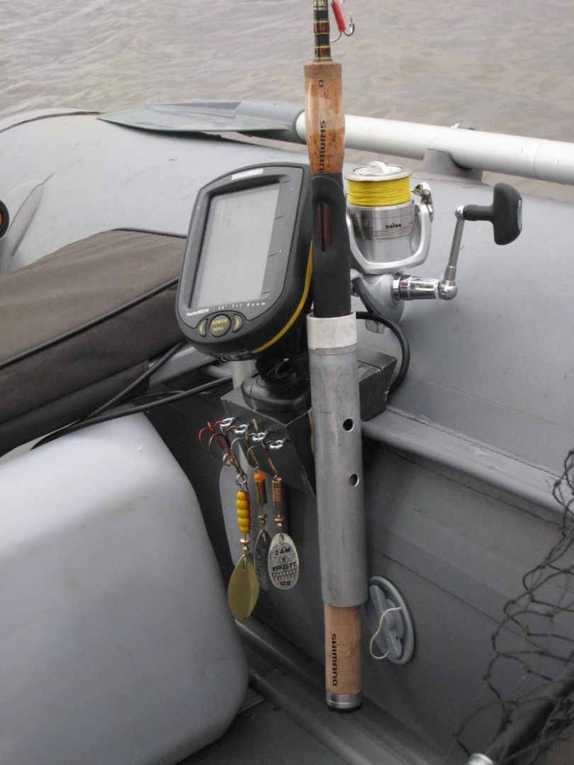 Pontoon sonar holder Pontoon sonar holder