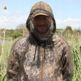 Anti-mosquito jacket against mosquitoes and ticks