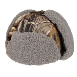 Winter Hunting Oak Forest Hat In An