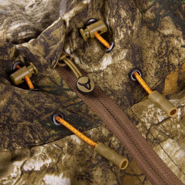 A set of jacket + pants, a hunting camo A set of jacket + pants, a hunting camo